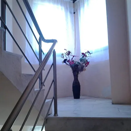 Zora Guest house 2*
