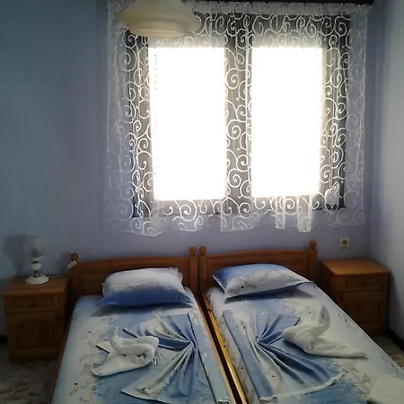 Zora Guest house 2*